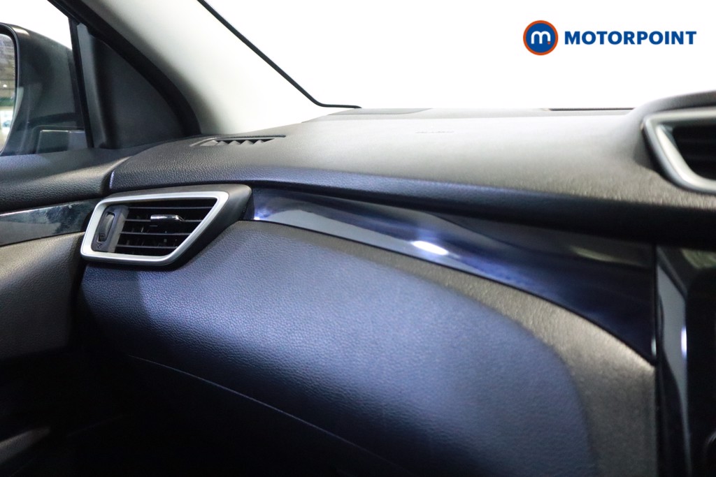 Nissan Qashqai Acenta Premium Manual Diesel SUV - Stock Number (1605355) - 24th supplementary image