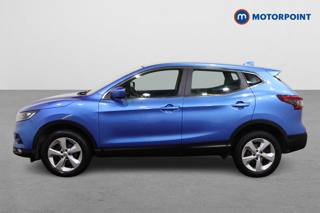 Nissan Qashqai Acenta Premium Manual Diesel SUV - Stock Number (1605355) - Passenger side