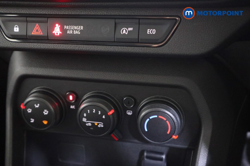 Dacia Sandero Expression Manual Petrol Hatchback - Stock Number (1608383) - 8th supplementary image