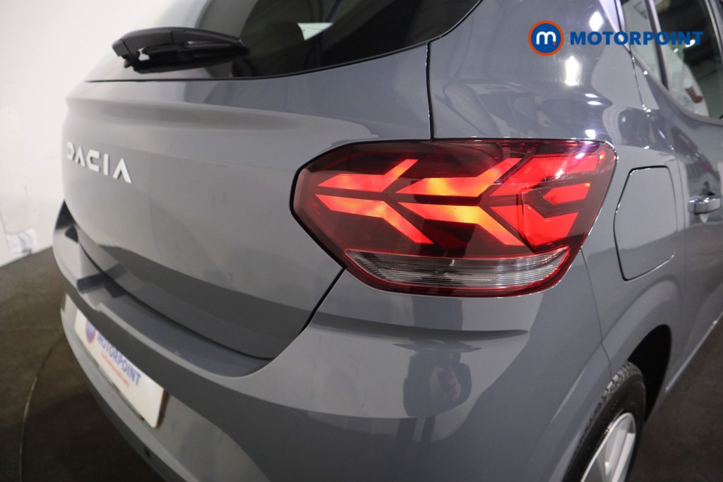 Dacia Sandero Expression Manual Petrol Hatchback - Stock Number (1608383) - 30th supplementary image