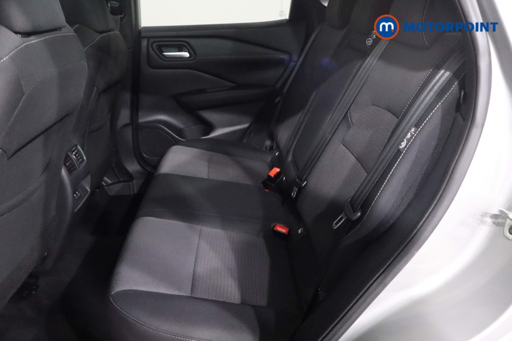Nissan Qashqai N-Connecta Manual Petrol SUV - Stock Number (1608482) - 5th supplementary image