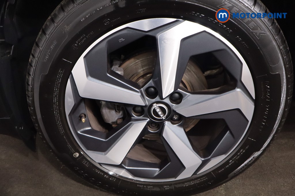 Nissan Qashqai N-Connecta Manual Petrol SUV - Stock Number (1608482) - 9th supplementary image