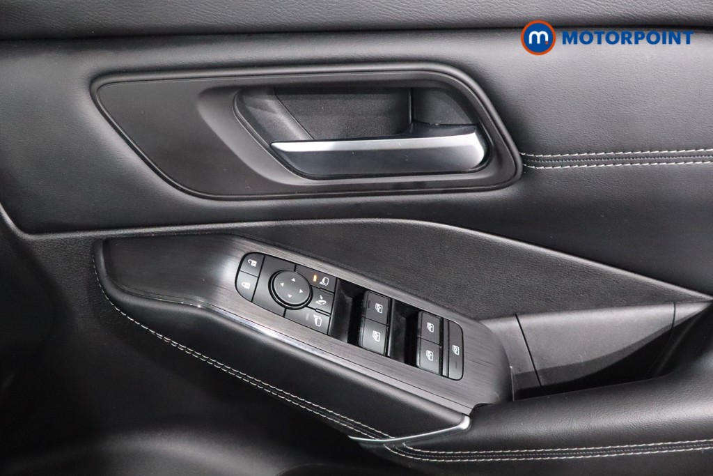 Nissan Qashqai N-Connecta Manual Petrol SUV - Stock Number (1608482) - 19th supplementary image