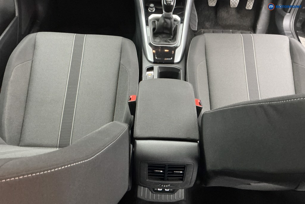 Volkswagen T-Roc Life Manual Petrol SUV - Stock Number (1608502) - 13th supplementary image