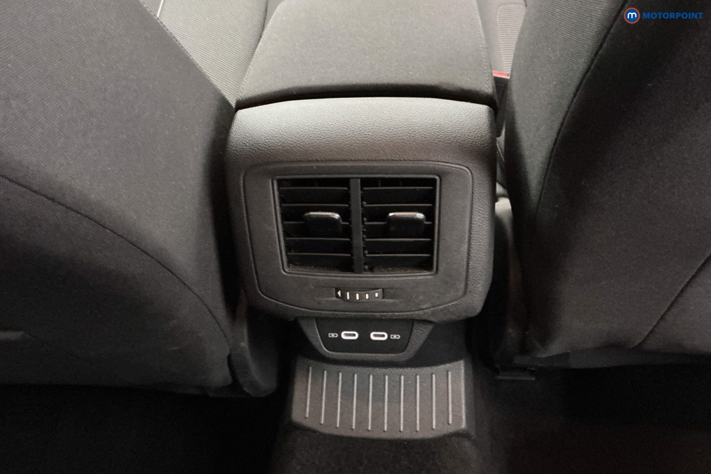 Volkswagen T-Roc Life Manual Petrol SUV - Stock Number (1608502) - 16th supplementary image