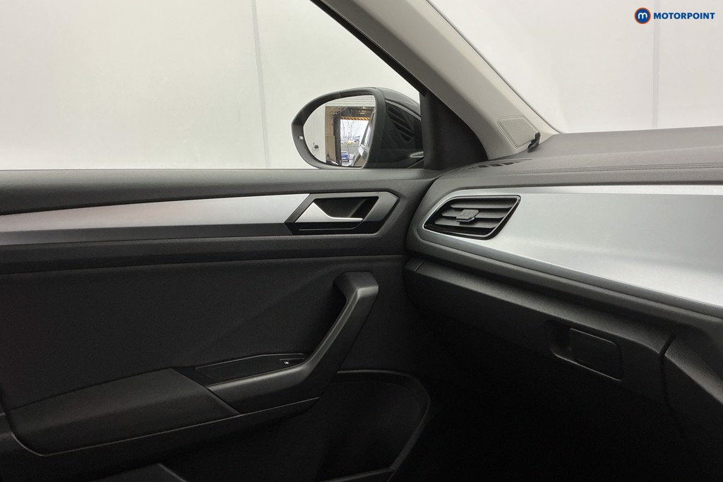 Volkswagen T-Roc Life Manual Petrol SUV - Stock Number (1608502) - 24th supplementary image