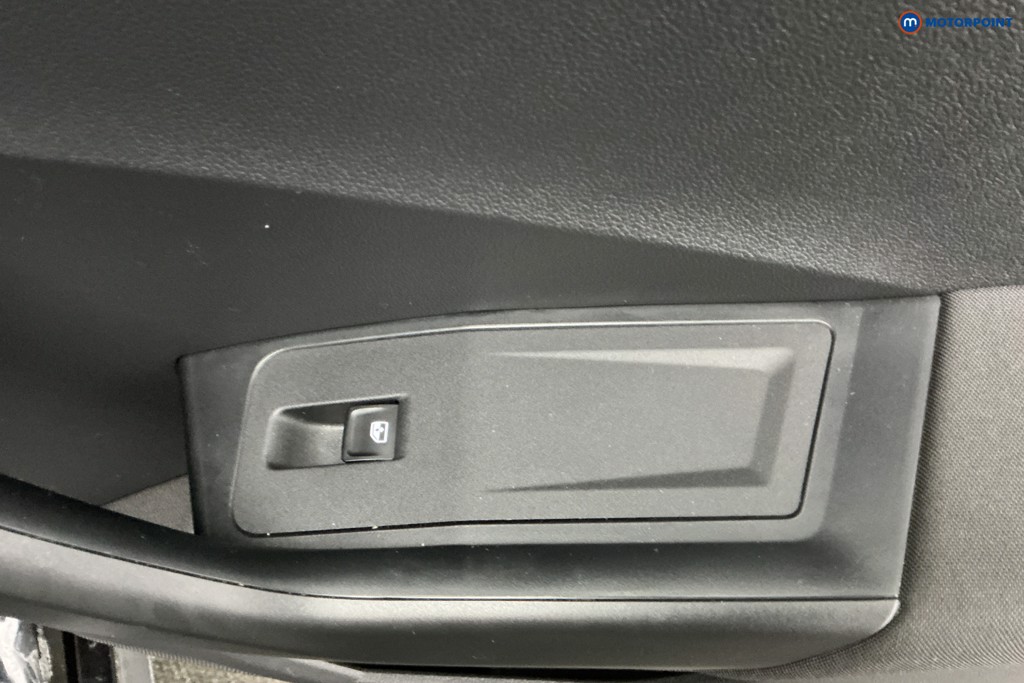 Volkswagen T-Roc Life Manual Petrol SUV - Stock Number (1608502) - 32nd supplementary image