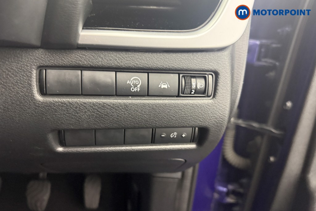 Nissan Qashqai N-Connecta Manual Petrol SUV - Stock Number (1608524) - 15th supplementary image