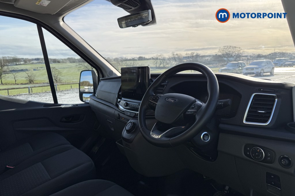 Ford Transit Limited Automatic Diesel Medium Roof Van - Stock Number (1608645) - 8th supplementary image
