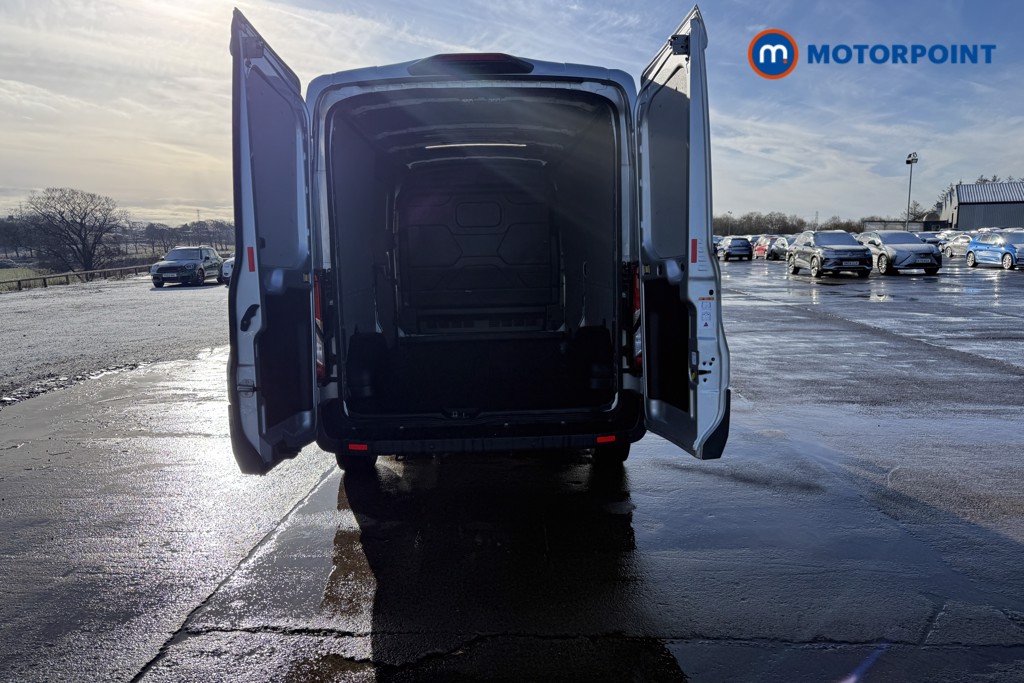 Ford Transit Limited Automatic Diesel Medium Roof Van - Stock Number (1608645) - 12th supplementary image