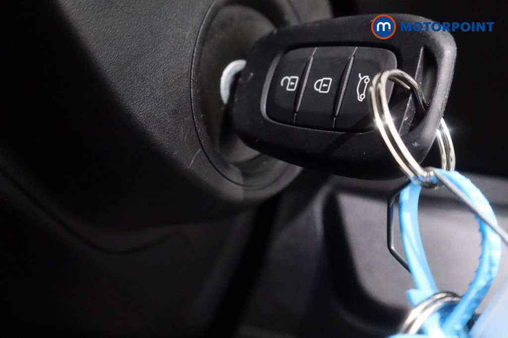 Dacia Sandero Essential Manual Petrol Hatchback - Stock Number (1608761) - 13th supplementary image