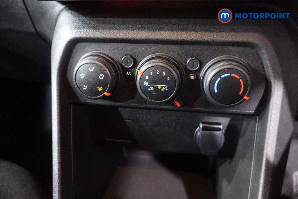 Dacia Sandero Essential Manual Petrol Hatchback - Stock Number (1608761) - 15th supplementary image