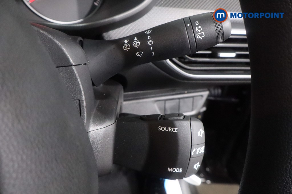 Dacia Sandero Essential Manual Petrol Hatchback - Stock Number (1608761) - 17th supplementary image