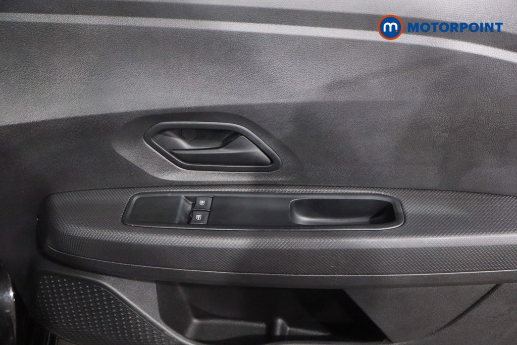 Dacia Sandero Essential Manual Petrol Hatchback - Stock Number (1608761) - 19th supplementary image