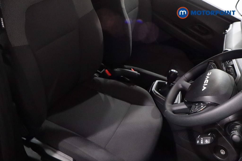 Dacia Sandero Essential Manual Petrol Hatchback - Stock Number (1608761) - 21st supplementary image