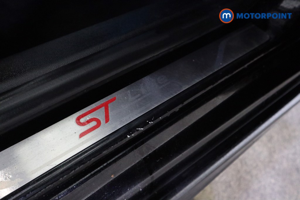 Ford Focus St-Line Vignale Automatic Diesel Estate - Stock Number (1610216) - 14th supplementary image