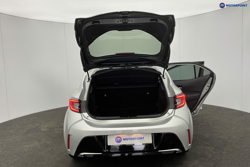 Toyota Corolla Design Automatic Petrol-Electric Hybrid Hatchback - Stock Number (1612613) - 4th supplementary image