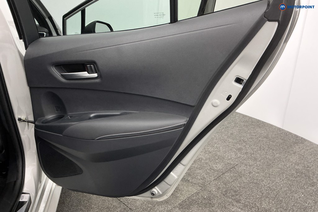 Toyota Corolla Design Automatic Petrol-Electric Hybrid Hatchback - Stock Number (1612613) - 31st supplementary image