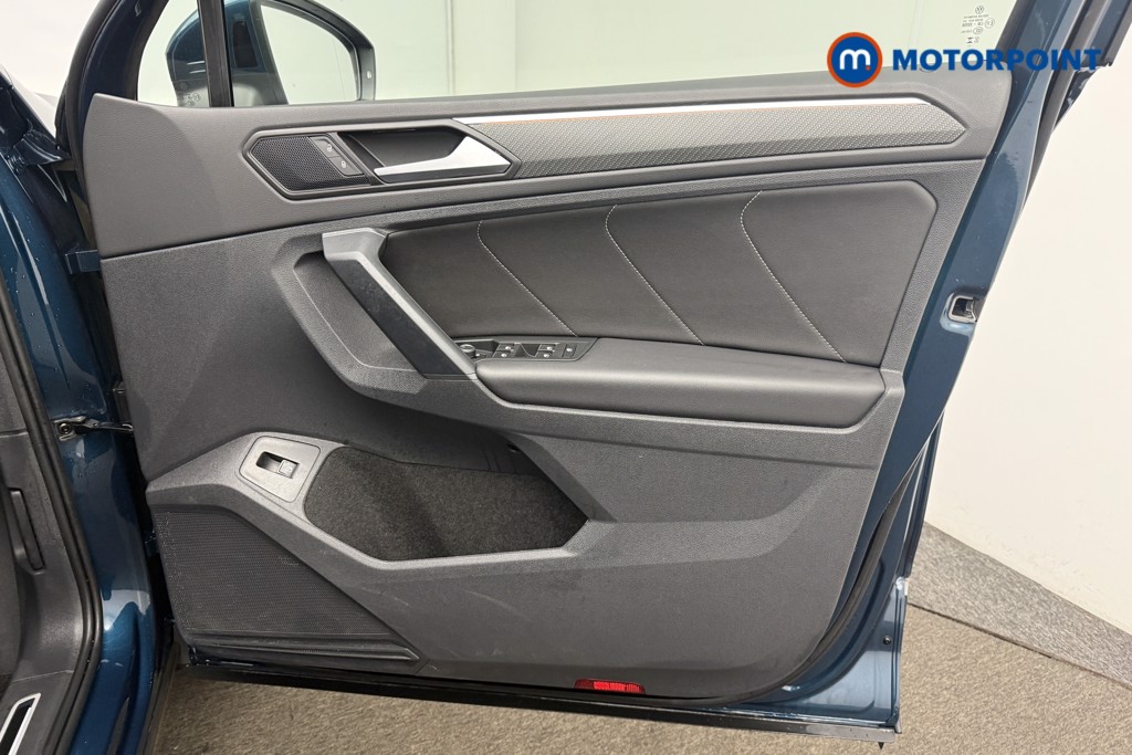 Volkswagen Tiguan R-Line Automatic Petrol Plug-In Hybrid SUV - Stock Number (1614820) - 3rd supplementary image