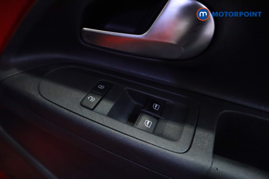 Volkswagen UP Move Up Manual Petrol Hatchback - Stock Number (1615339) - 3rd supplementary image