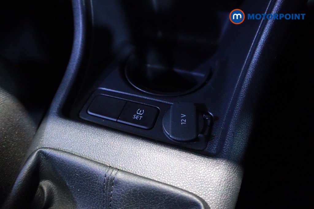 Volkswagen UP Move Up Manual Petrol Hatchback - Stock Number (1615339) - 14th supplementary image