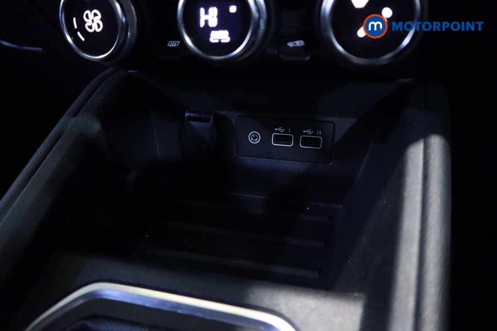 Renault Clio Evolution Automatic Petrol-Electric Hybrid Hatchback - Stock Number (1615349) - 19th supplementary image