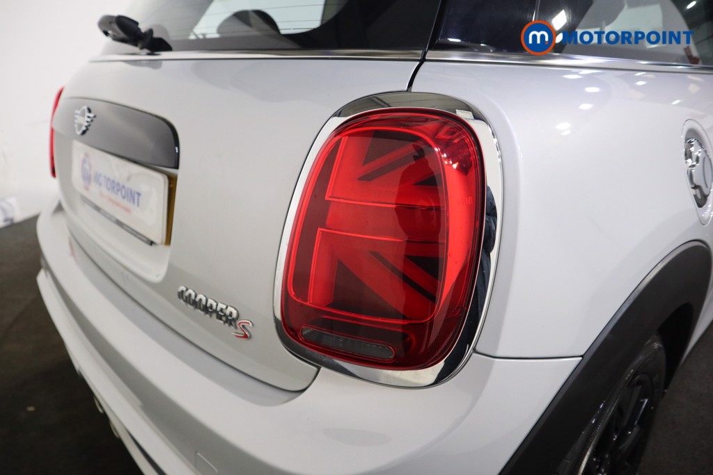 Mini Hatchback Cooper Exclusive Automatic Petrol Hatchback - Stock Number (1615679) - 27th supplementary image