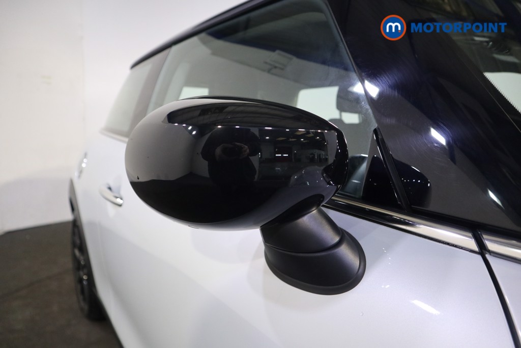 Mini Hatchback Cooper Exclusive Automatic Petrol Hatchback - Stock Number (1615679) - 30th supplementary image