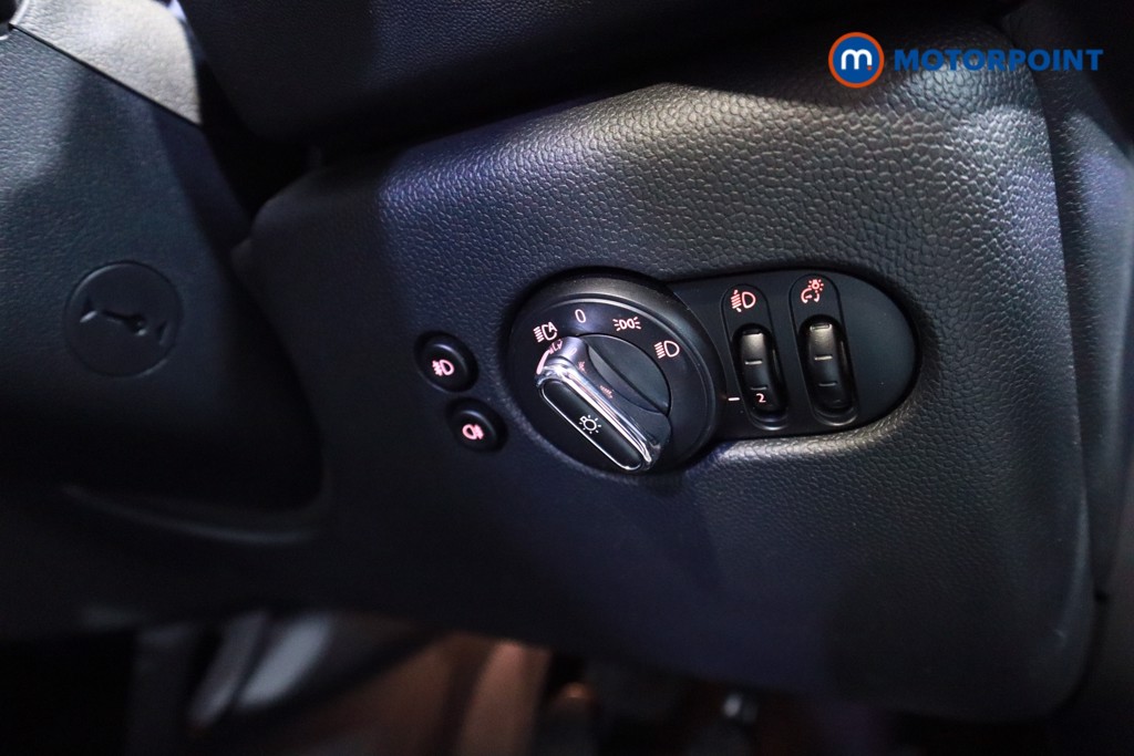 Mini Hatchback Cooper Exclusive Manual Petrol Hatchback - Stock Number (1615796) - 4th supplementary image