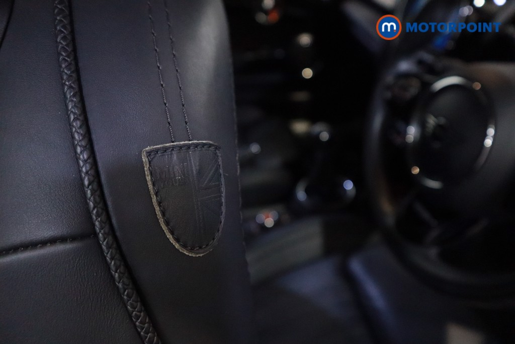 Mini Hatchback Cooper Exclusive Manual Petrol Hatchback - Stock Number (1615796) - 8th supplementary image