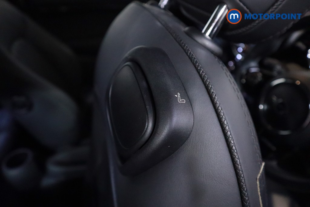 Mini Hatchback Cooper Exclusive Manual Petrol Hatchback - Stock Number (1615796) - 9th supplementary image