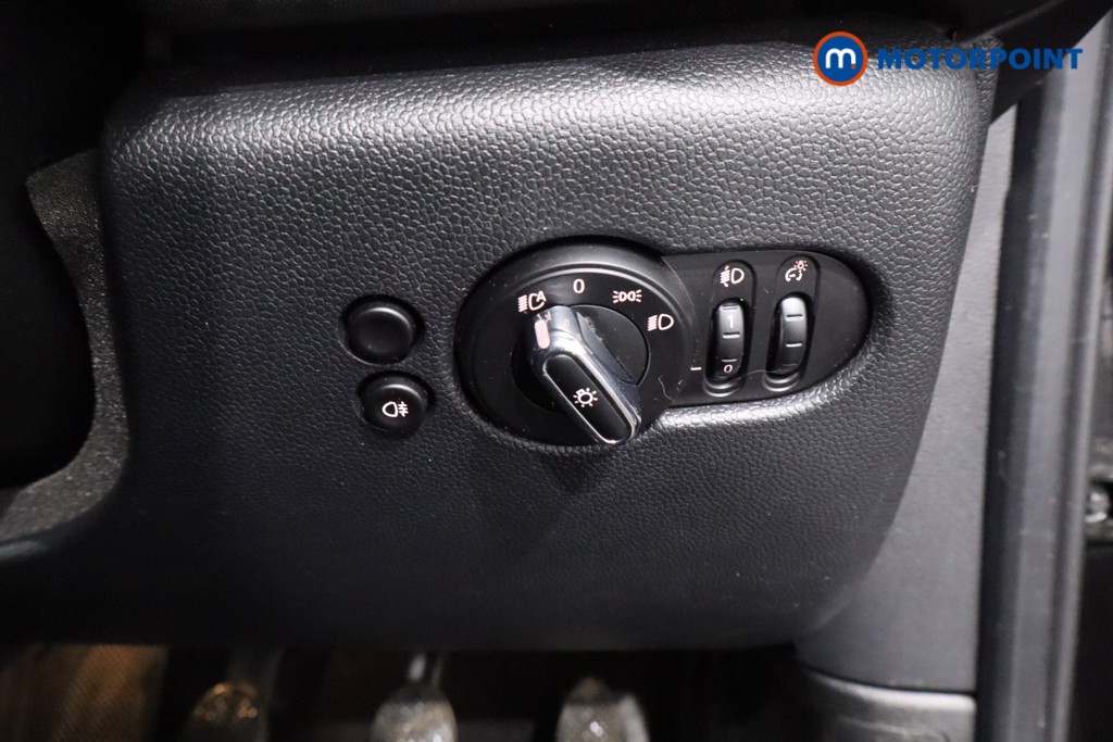 Mini Hatchback Cooper Classic Manual Petrol Hatchback - Stock Number (1615812) - 22nd supplementary image