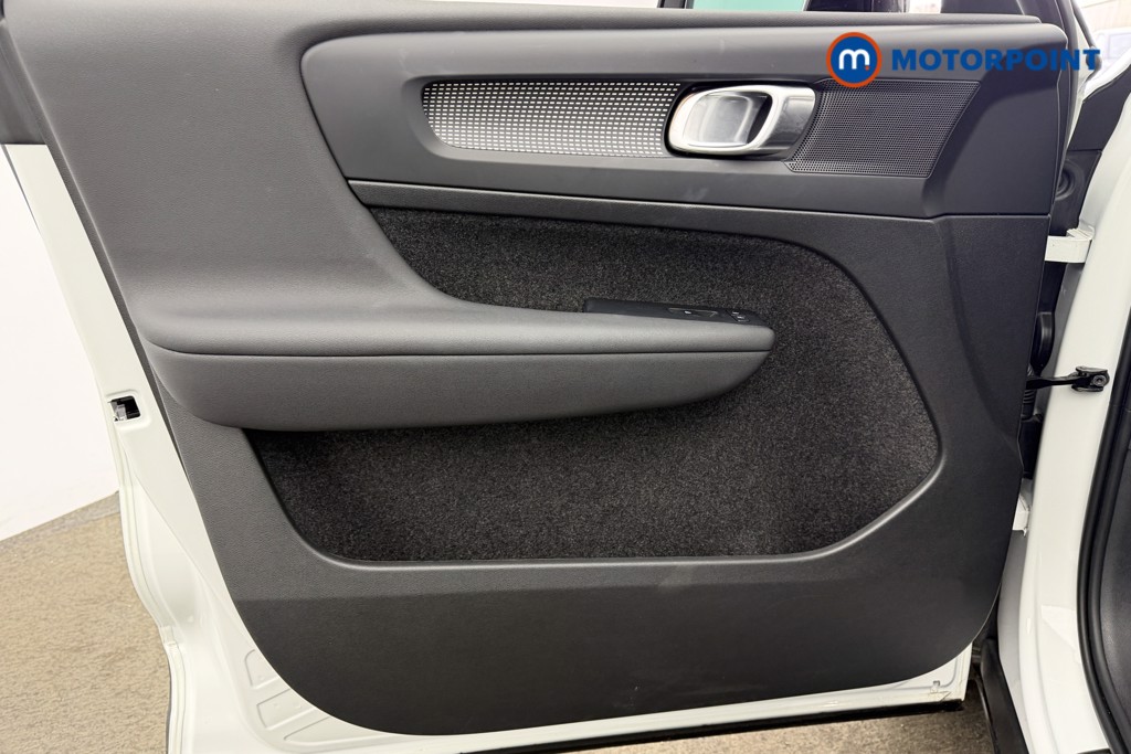Volvo Xc40 Plus Automatic Petrol SUV - Stock Number (1616364) - 35th supplementary image