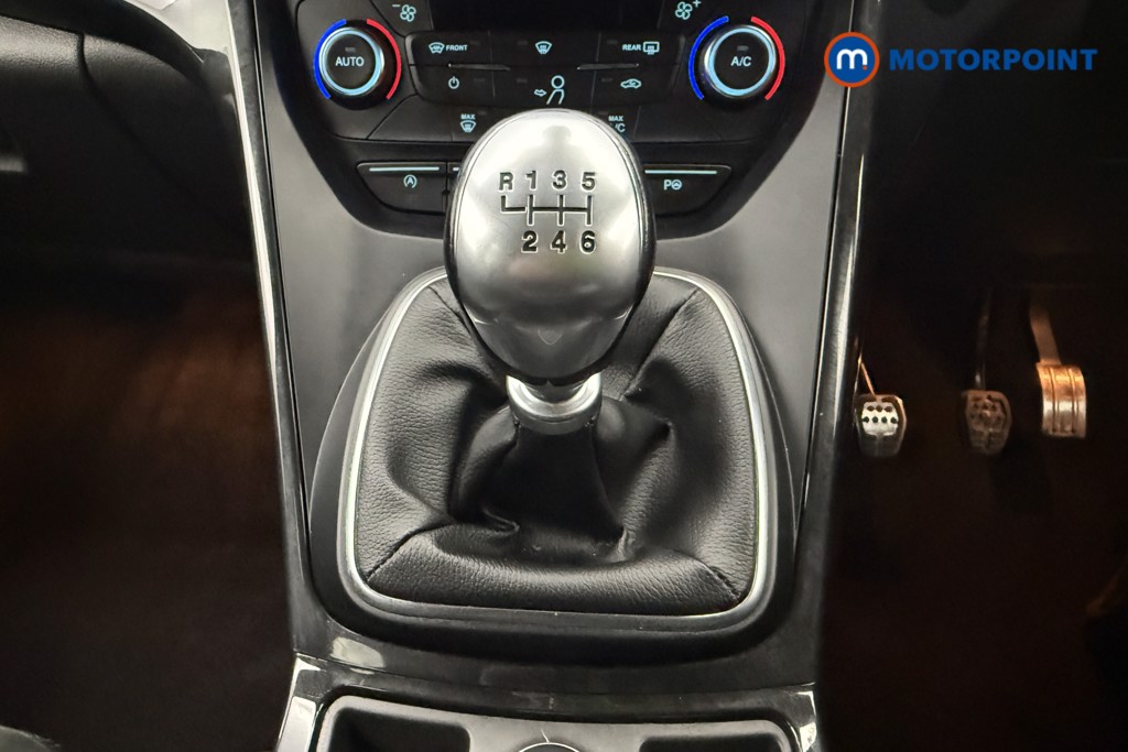 Ford Kuga St-Line Manual Petrol SUV - Stock Number (1585149) - 7th supplementary image