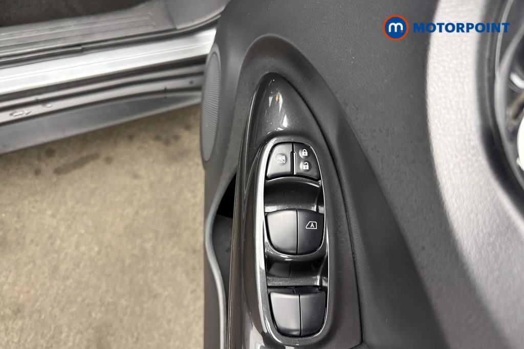 Nissan Juke Tekna Manual Petrol SUV - Stock Number (1598549) - 14th supplementary image