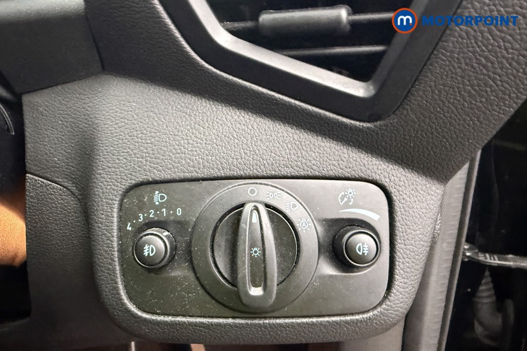 Ford Kuga St-Line Manual Petrol SUV - Stock Number (1601629) - 9th supplementary image