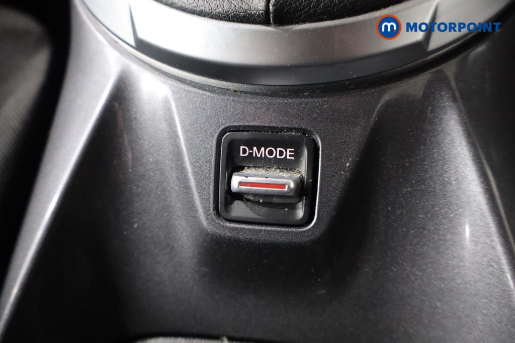 Nissan Juke N-Connecta Manual Petrol SUV - Stock Number (1603414) - 12th supplementary image