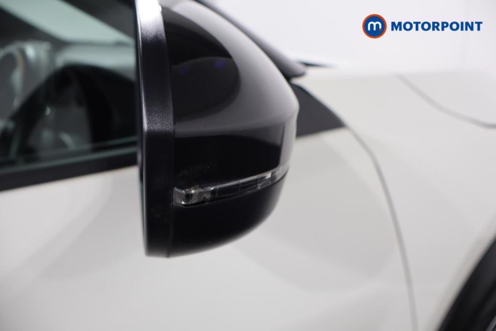 Nissan Juke N-Connecta Manual Petrol SUV - Stock Number (1603414) - 16th supplementary image