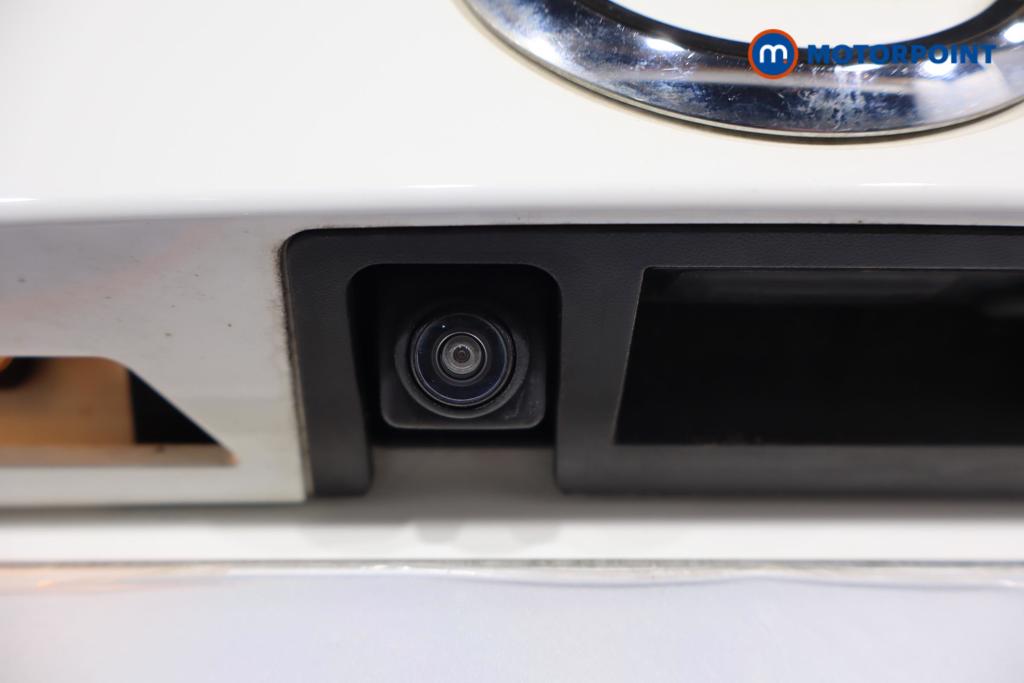 Nissan Juke N-Connecta Manual Petrol SUV - Stock Number (1603414) - 18th supplementary image