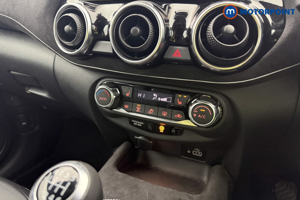Nissan Juke Tekna-Plus Manual Petrol SUV - Stock Number (1606875) - 4th supplementary image