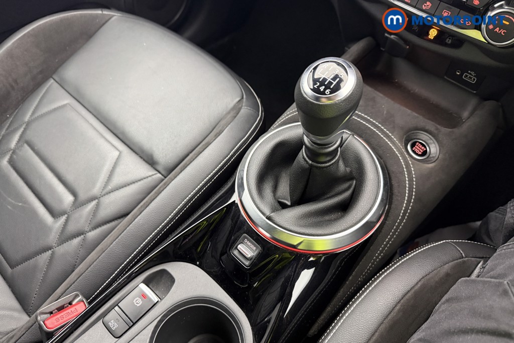 Nissan Juke Tekna-Plus Manual Petrol SUV - Stock Number (1606875) - 5th supplementary image