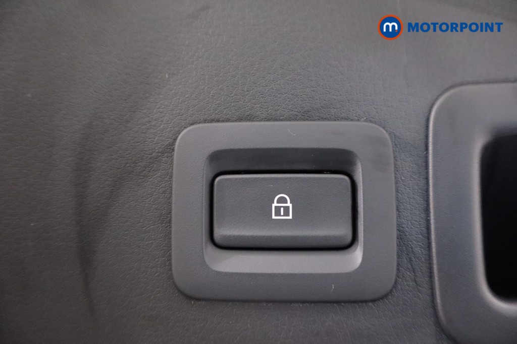 Mazda 3 Exclusive-Line Automatic Petrol Hatchback - Stock Number (1609057) - 38th supplementary image