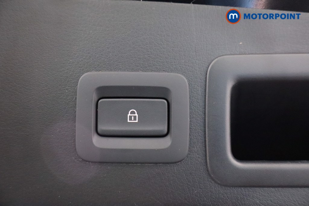 Mazda 3 Exclusive-Line Automatic Petrol Hatchback - Stock Number (1609074) - 38th supplementary image