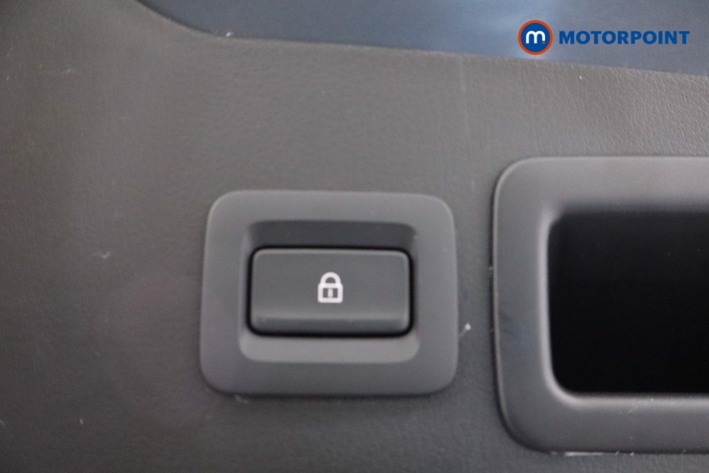 Mazda 3 Exclusive-Line Automatic Petrol Hatchback - Stock Number (1609078) - 37th supplementary image