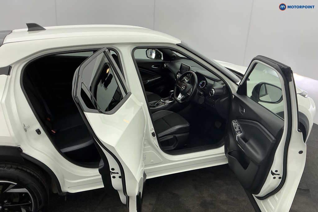 Nissan Juke N-Connecta Automatic Petrol-Electric Hybrid SUV - Stock Number (1609546) - 5th supplementary image