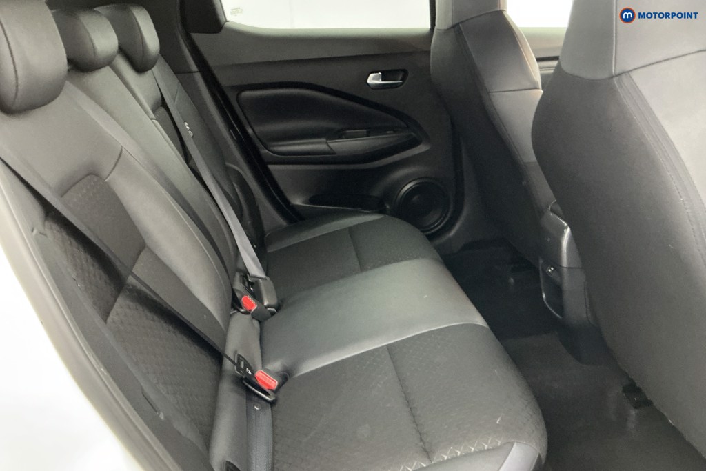 Nissan Juke N-Connecta Automatic Petrol-Electric Hybrid SUV - Stock Number (1609546) - 6th supplementary image