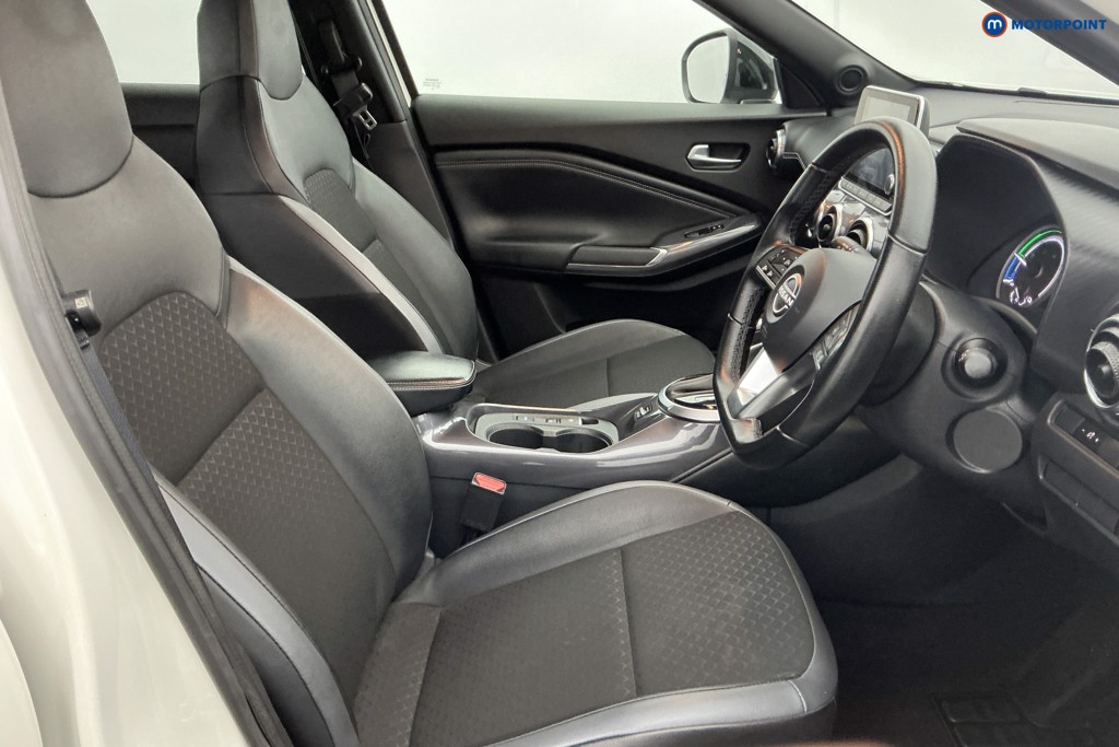 Nissan Juke N-Connecta Automatic Petrol-Electric Hybrid SUV - Stock Number (1609546) - 7th supplementary image