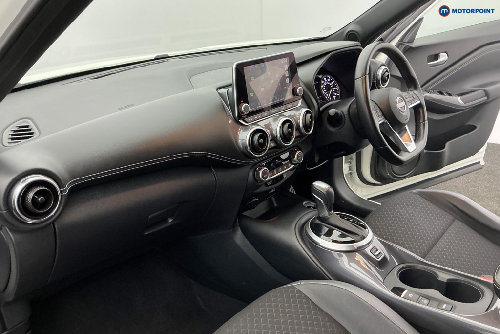 Nissan Juke N-Connecta Automatic Petrol-Electric Hybrid SUV - Stock Number (1609546) - 10th supplementary image