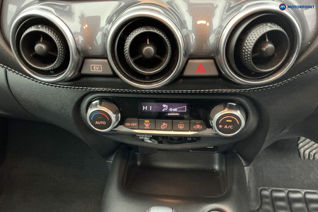 Nissan Juke N-Connecta Automatic Petrol-Electric Hybrid SUV - Stock Number (1609546) - 18th supplementary image