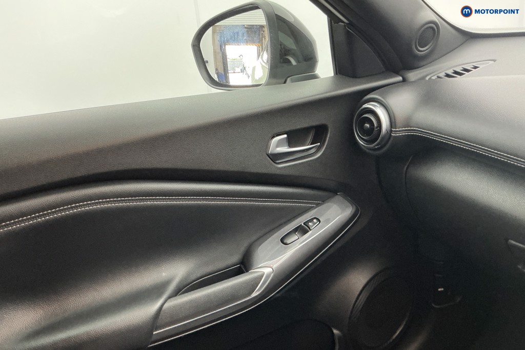 Nissan Juke N-Connecta Automatic Petrol-Electric Hybrid SUV - Stock Number (1609546) - 19th supplementary image